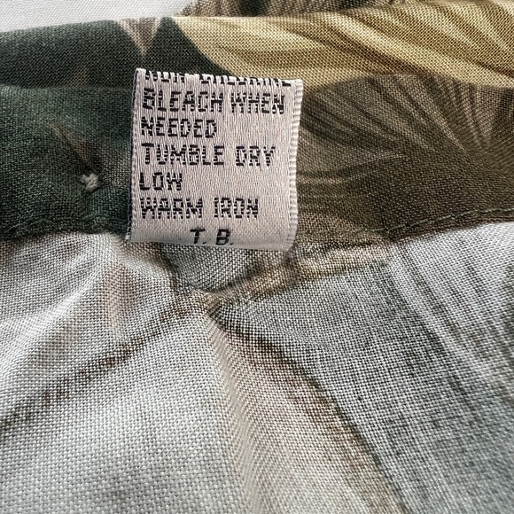 Vintage Pierre Cardin Men's Hawaiian Shirt Size Small - Picture 6 of 7